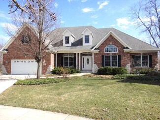 8 Nadelhoffer Ct, Woodridge, IL 60517