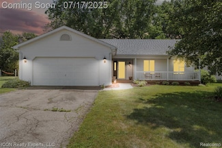 2584 Onagon Trail, Waterford, MI 48328