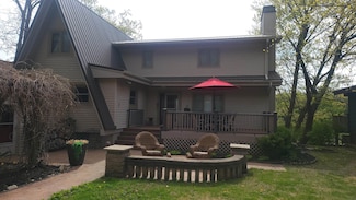 831 Stilwell Ln, Harpers Ferry, IA 52146