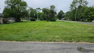 302 Market St, Sidell, IL 61876