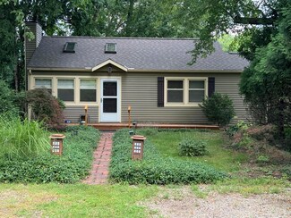 13647 Prairie Rd, Harbert, MI 49115