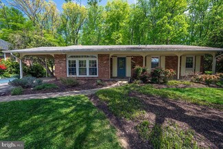 6538 Renwood Ln, Annandale, VA 22003