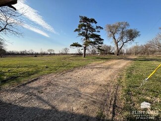 1428 W South St, Dwight, KS 66849