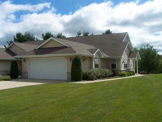 122 Summit Ct, Columbus, WI 53925