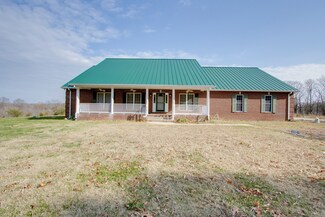 399 Edgar Meeks Rd, Burns, TN 37029