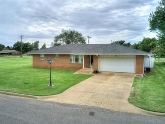 217 S Flynn Ave, Calumet, OK 73014