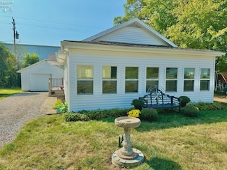 5198 E Gardner Rd, Port Clinton, OH 43452