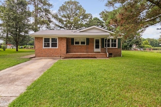 131 Brentwood Dr, Selma, NC 27576
