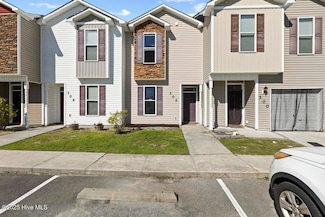 302 Glenhaven Ln, Jacksonville, NC 28546
