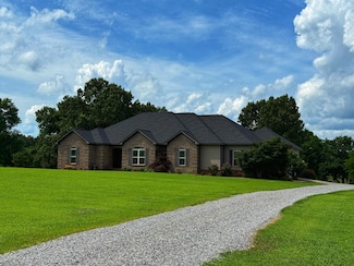 70 Gates Ln, Batesville, AR 72501