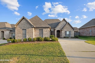 712 Sawgrass Lakes Dr, Brandon, MS 39042