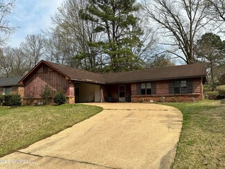 1120 Oak Glen Place, Jackson, MS 39212