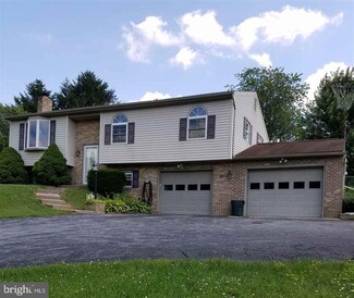 785 Piketown Rd, Harrisburg, PA 17112