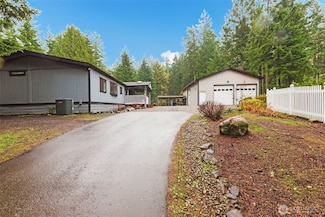 10569 Glenwood Rd SW, Port Orchard, WA 98367