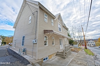 2 Cemetery St, Fonda, NY 12068