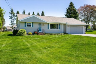 8564 Button Rd, Cicero, NY 13039