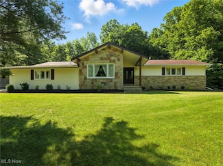 35900 Jennie Ln, Willoughby Hills, OH 44094