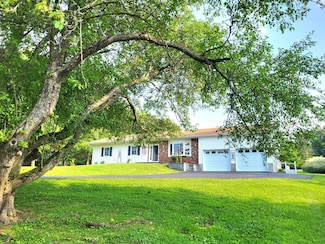 49 Houtman Dr, Walden, NY 12586