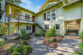 2583 E Evans Creek Rd, Rogue River, OR 97537
