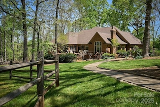 201 Hughes Cr Rd, Columbus, NC 28722