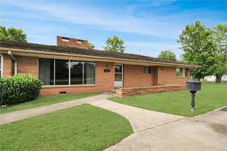 529 Barton Ave, Parsons, KS 67357