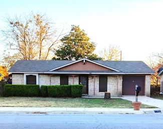 106 Capricorn Dr, Cedar Hill, TX 75104