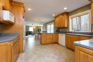 60 Prospect St, Rutland, MA 01543