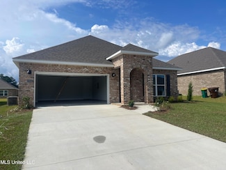 17812 Kelso Dr, D'Iberville, MS 39532