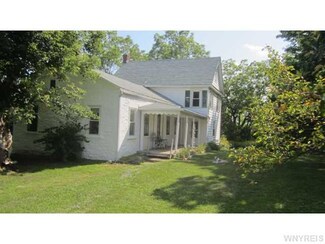 3037 Lower Mountain Rd, Sanborn, NY 14132