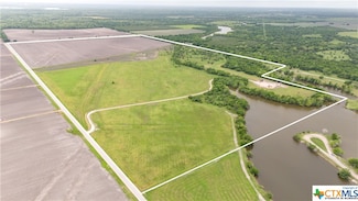 000 Fox Rd, Victoria, TX 77905