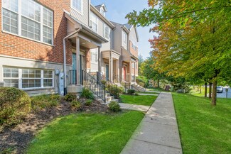 336 Station Park Cir, Grayslake, IL 60030