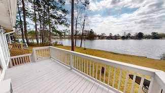 276 Timber Ridge Dr, Thomasville, GA 31757