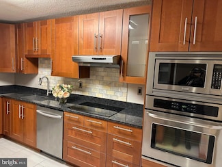 307 Yoakum Pkwy Unit 609, Alexandria, VA 22304