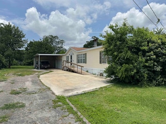 134 1st Ave, Nederland, TX 77627