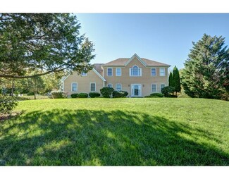 12 Cornish Dr, Hudson, MA 01749