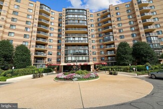 8340 Greensboro Dr Unit 220, McLean, VA 22102