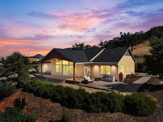 4856 Payne Rd, Medford, OR 97504