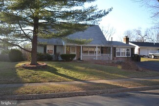 12830 Point Pleasant Dr, Fairfax, VA 22033