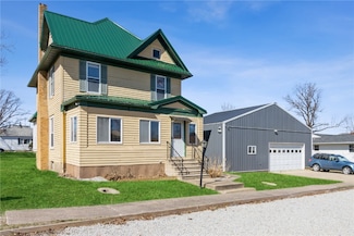 301 N Massillon St, Stanwood, IA 52337