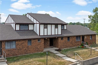 1109 Jeff Cir, Paola, KS 66071