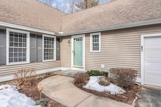 2 Risloves Way, Fremont, NH 03044