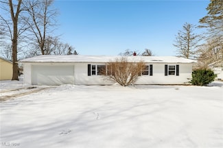 6879 Arlene Dr, Conneaut, OH 44030