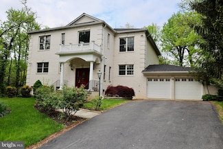 1310 Forestwood Dr, McLean, VA 22101