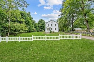 2921 Nichols Ave, Trumbull, CT 06611