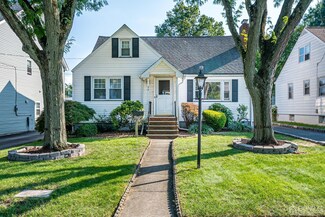 25 Stockton St, Metuchen, NJ 08840