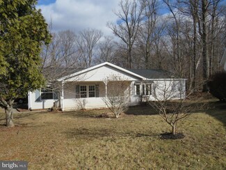 425 Thrush Ct E, New Hope, PA 18938