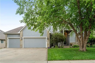 2705 W 137th Place, Overland Park, KS 66224