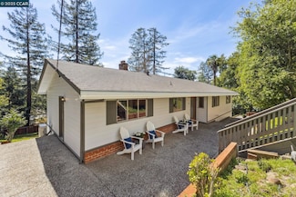 34 Las Palomas, Orinda, CA 94563