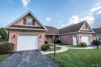 6979 Pepper Tree Ct, Lockport, NY 14094