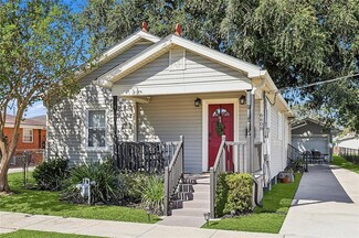 6608 9th St, Marrero, LA 70072